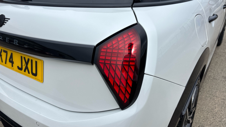 MINI Cooper 1.5 C Sport 5dr Auto Petrol Hatchback